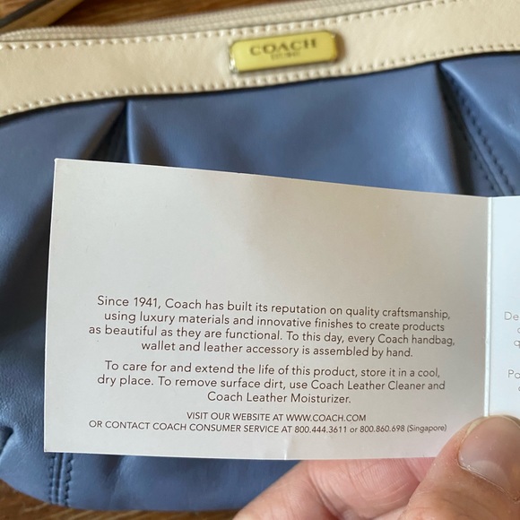 Coach Clutch- Blue - Picture 4 of 4